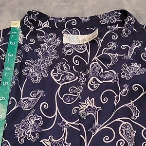 0166. EUC ~ Time and Tru ~ XXL /20 ~ Paisley Button Front